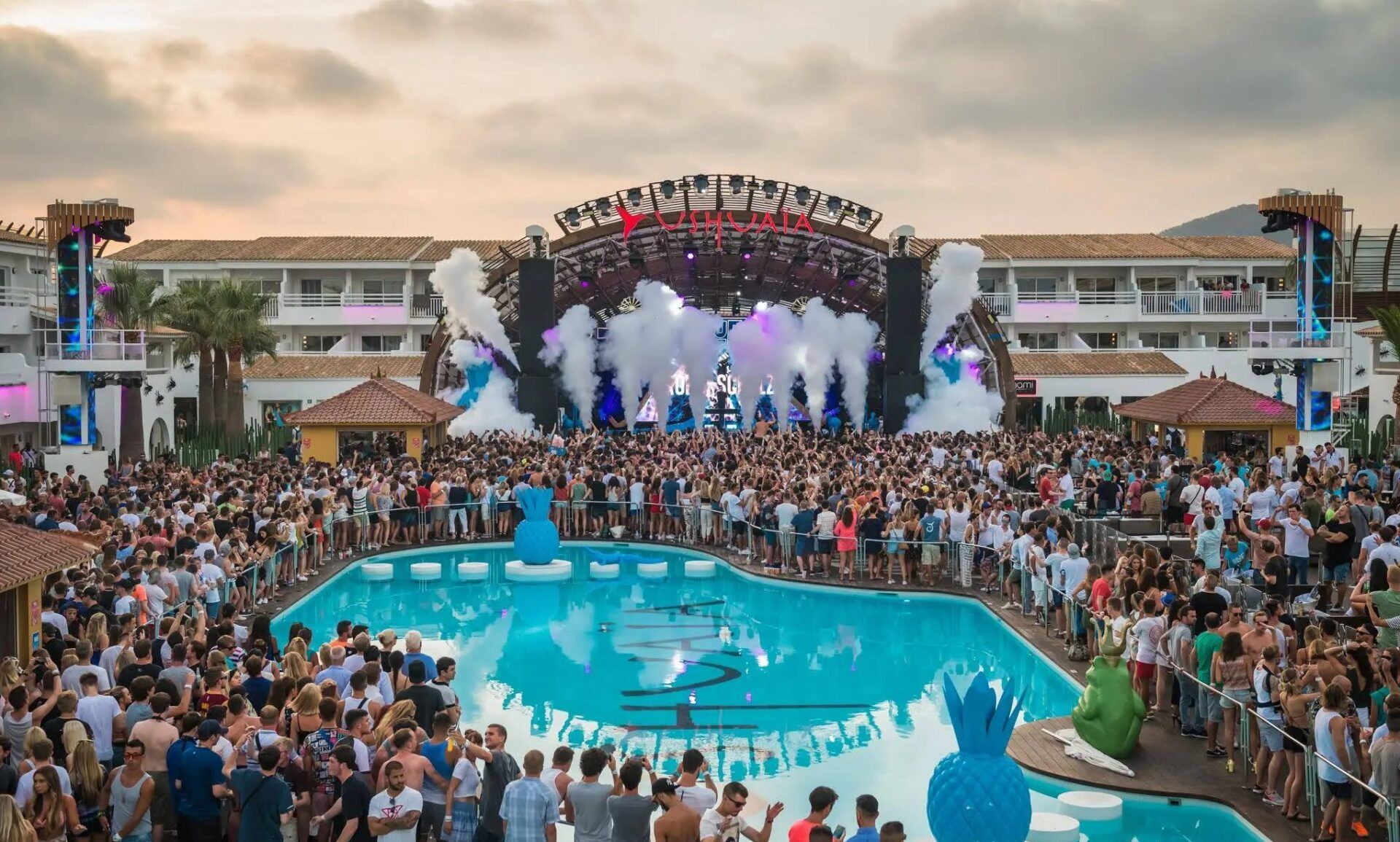 Ibiza: Como Uma Ilha Virou Capital Mundial da Música Eletrônica